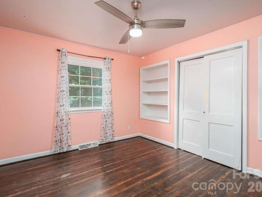 304 Windsor Drive, Shelby, NC 28150.  MLS# CAR4408450, YatesRealty ID 42488. Bedroom 2