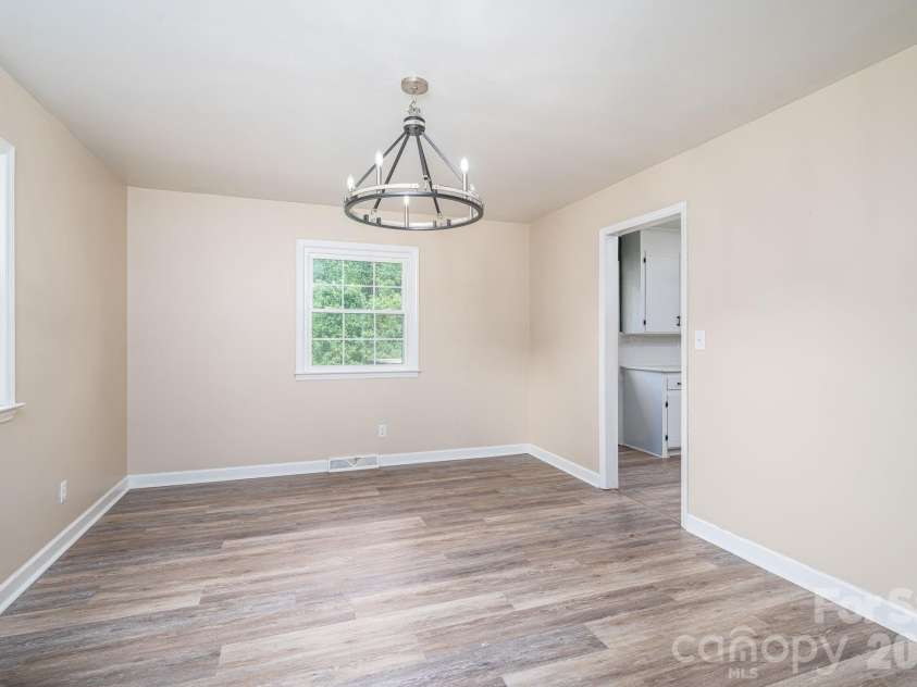 304 Windsor Drive, Shelby, NC 28150.  MLS# CAR4408450, YatesRealty ID 42488. Dining room