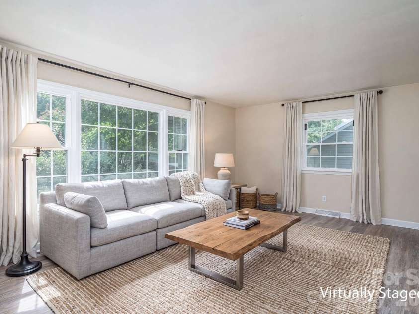 304 Windsor Drive, Shelby, NC 28150.  MLS# CAR4408450, YatesRealty ID 42488. Living room potential
