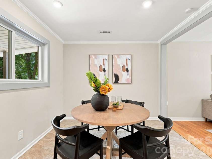 6805 Ellendale Drive, Charlotte, NC 28217.  MLS# CAR4399657, YatesRealty ID 42489. 
