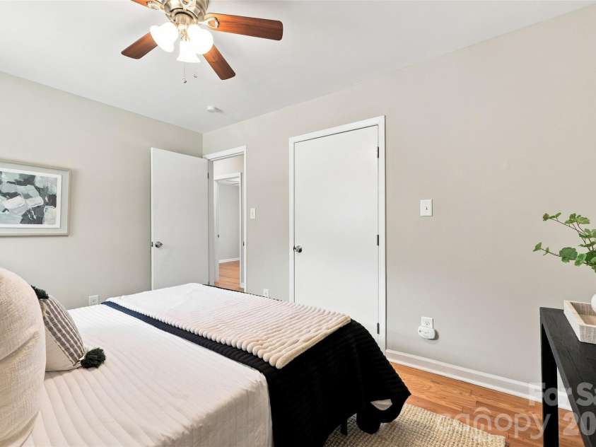 6805 Ellendale Drive, Charlotte, NC 28217.  MLS# CAR4399657, YatesRealty ID 42489. 