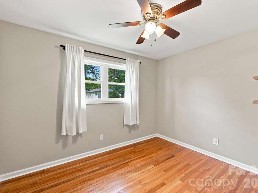 6805 Ellendale Drive, Charlotte, NC 28217.  MLS# CAR4399657, YatesRealty ID 42489. 
