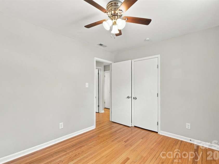 6805 Ellendale Drive, Charlotte, NC 28217.  MLS# CAR4399657, YatesRealty ID 42489. 