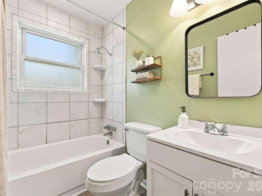 6805 Ellendale Drive, Charlotte, NC 28217.  MLS# CAR4399657, YatesRealty ID 42489. 