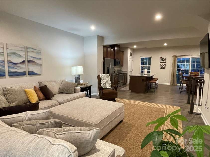 2133 Tupelo Grove Lane, Gastonia, NC 28054.  MLS# CAR4206022, YatesRealty ID 4249. Open floor plan