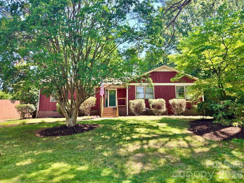 1620 Windyrush Lane, Gastonia, NC 28054.  MLS# CAR4395424, YatesRealty ID 42492. 