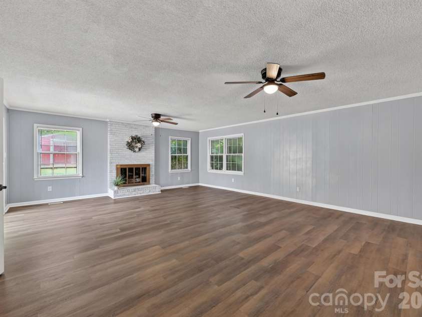1620 Windyrush Lane, Gastonia, NC 28054.  MLS# CAR4395424, YatesRealty ID 42492. 