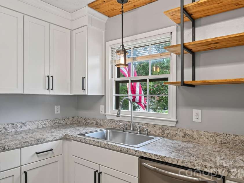 1620 Windyrush Lane, Gastonia, NC 28054.  MLS# CAR4395424, YatesRealty ID 42492. 
