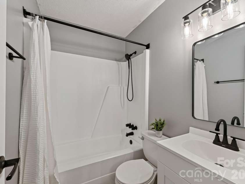 1620 Windyrush Lane, Gastonia, NC 28054.  MLS# CAR4395424, YatesRealty ID 42492. 