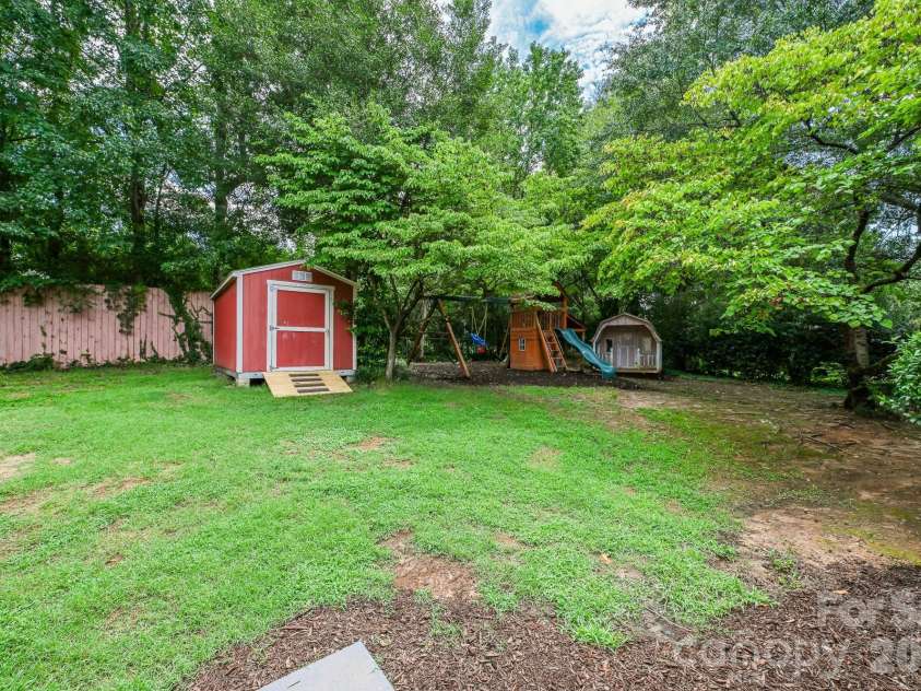 1620 Windyrush Lane, Gastonia, NC 28054.  MLS# CAR4395424, YatesRealty ID 42492. 