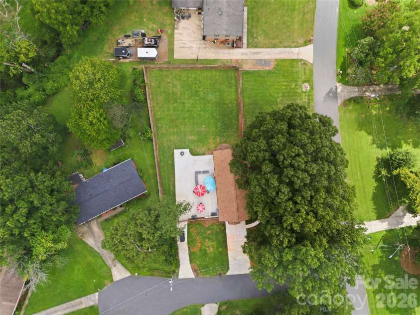 1301 Manchester Lane, Charlotte, NC 28227.  MLS# CAR4402084, YatesRealty ID 42493. 