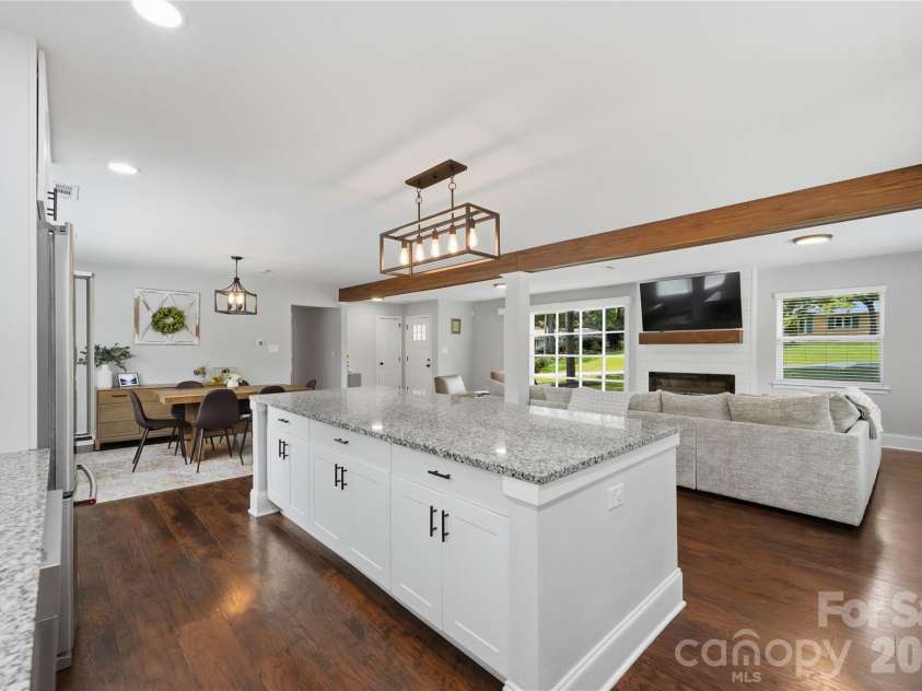 1301 Manchester Lane, Charlotte, NC 28227.  MLS# CAR4402084, YatesRealty ID 42493. 