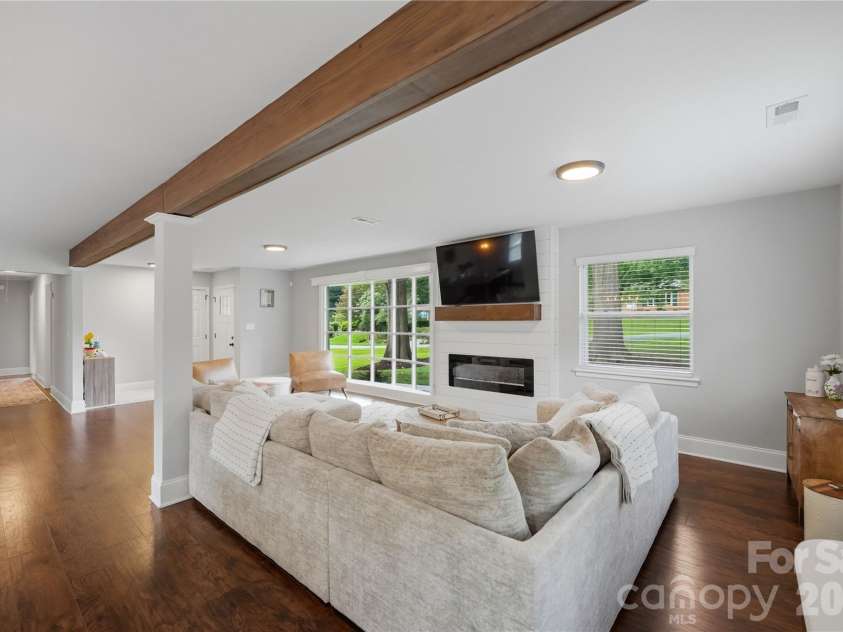 1301 Manchester Lane, Charlotte, NC 28227.  MLS# CAR4402084, YatesRealty ID 42493. 