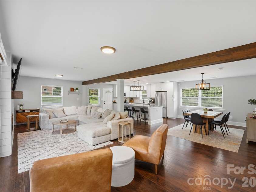 1301 Manchester Lane, Charlotte, NC 28227.  MLS# CAR4402084, YatesRealty ID 42493. 