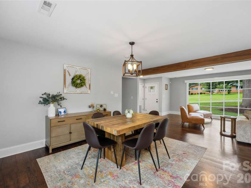 1301 Manchester Lane, Charlotte, NC 28227.  MLS# CAR4402084, YatesRealty ID 42493. 