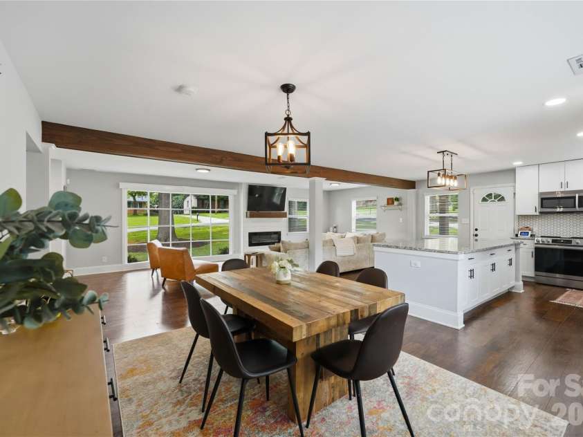 1301 Manchester Lane, Charlotte, NC 28227.  MLS# CAR4402084, YatesRealty ID 42493. 