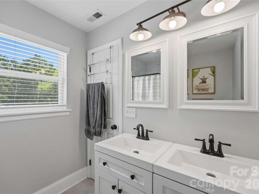 1301 Manchester Lane, Charlotte, NC 28227.  MLS# CAR4402084, YatesRealty ID 42493. 