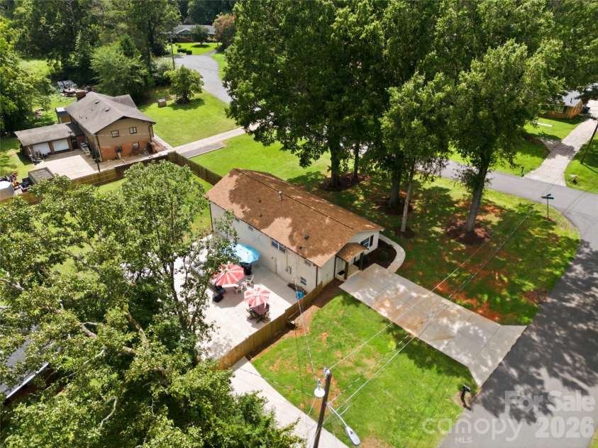 1301 Manchester Lane, Charlotte, NC 28227.  MLS# CAR4402084, YatesRealty ID 42493. 
