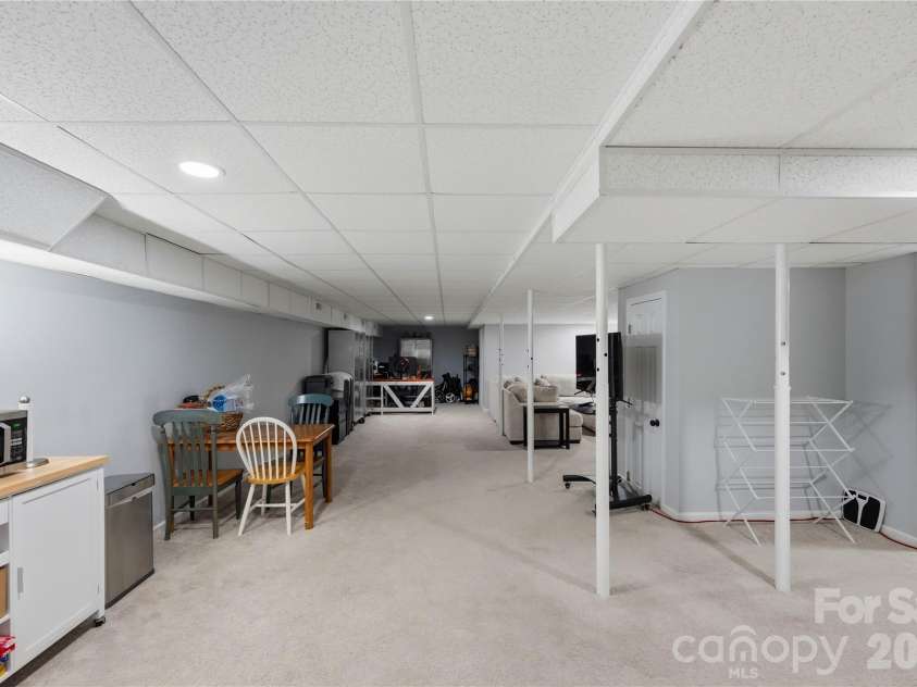 1301 Manchester Lane, Charlotte, NC 28227.  MLS# CAR4402084, YatesRealty ID 42493. 