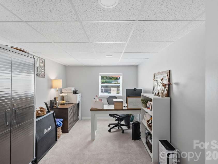 1301 Manchester Lane, Charlotte, NC 28227.  MLS# CAR4402084, YatesRealty ID 42493. 