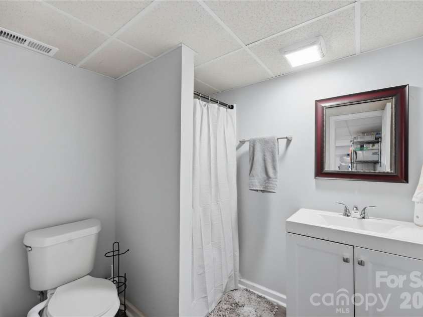 1301 Manchester Lane, Charlotte, NC 28227.  MLS# CAR4402084, YatesRealty ID 42493. 