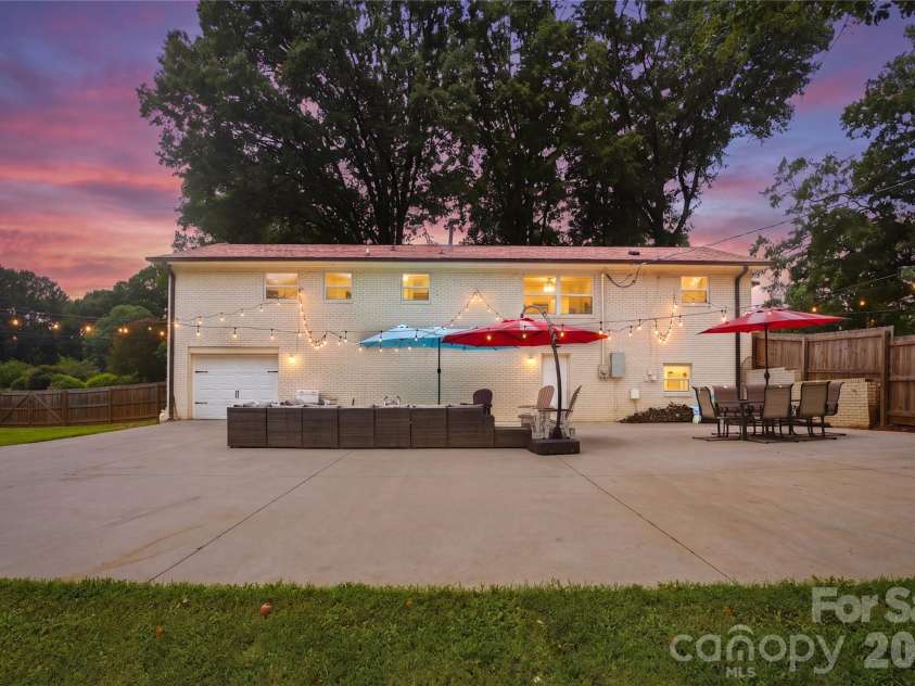 1301 Manchester Lane, Charlotte, NC 28227.  MLS# CAR4402084, YatesRealty ID 42493. 