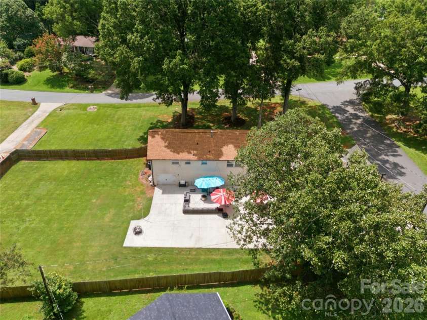 1301 Manchester Lane, Charlotte, NC 28227.  MLS# CAR4402084, YatesRealty ID 42493. 