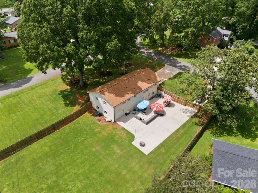 1301 Manchester Lane, Charlotte, NC 28227.  MLS# CAR4402084, YatesRealty ID 42493. 