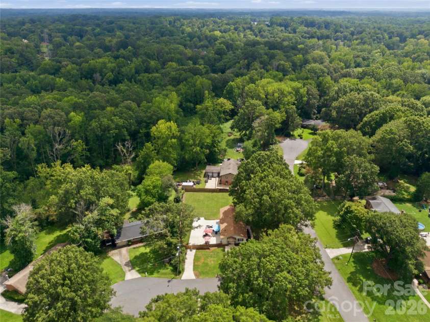 1301 Manchester Lane, Charlotte, NC 28227.  MLS# CAR4402084, YatesRealty ID 42493. 