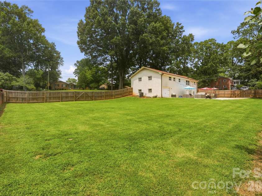 1301 Manchester Lane, Charlotte, NC 28227.  MLS# CAR4402084, YatesRealty ID 42493. 