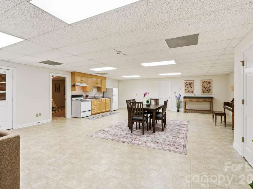 675 Heather Drive, Lincolnton, NC 28092.  MLS# CAR4410217, YatesRealty ID 42494. Two huge storage closets are also located here.