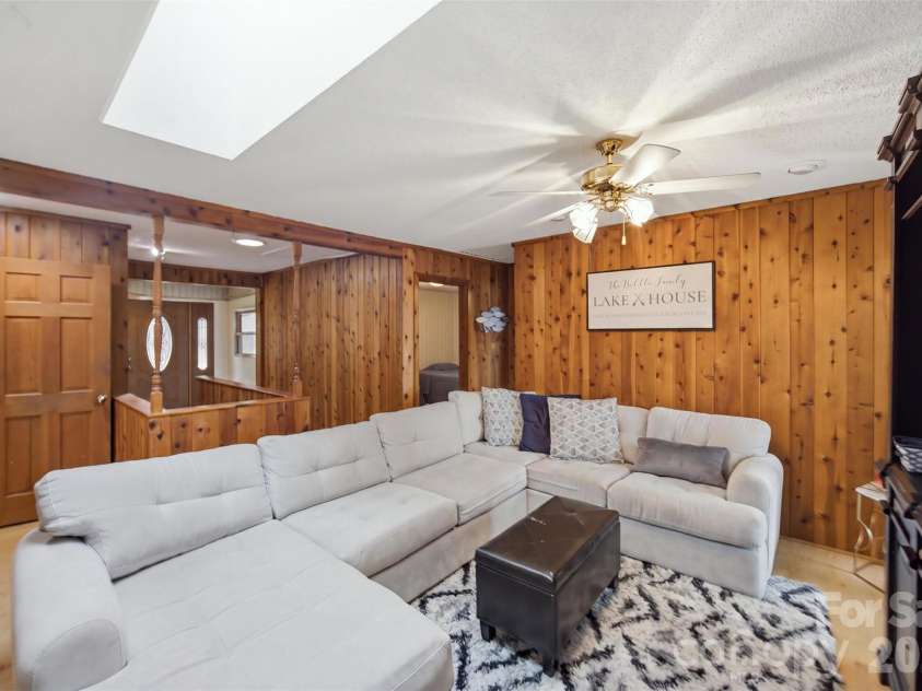 7016 Hyde Street, Sherrills Ford, NC 28673.  MLS# CAR4409956, YatesRealty ID 42495. Den and Foyer