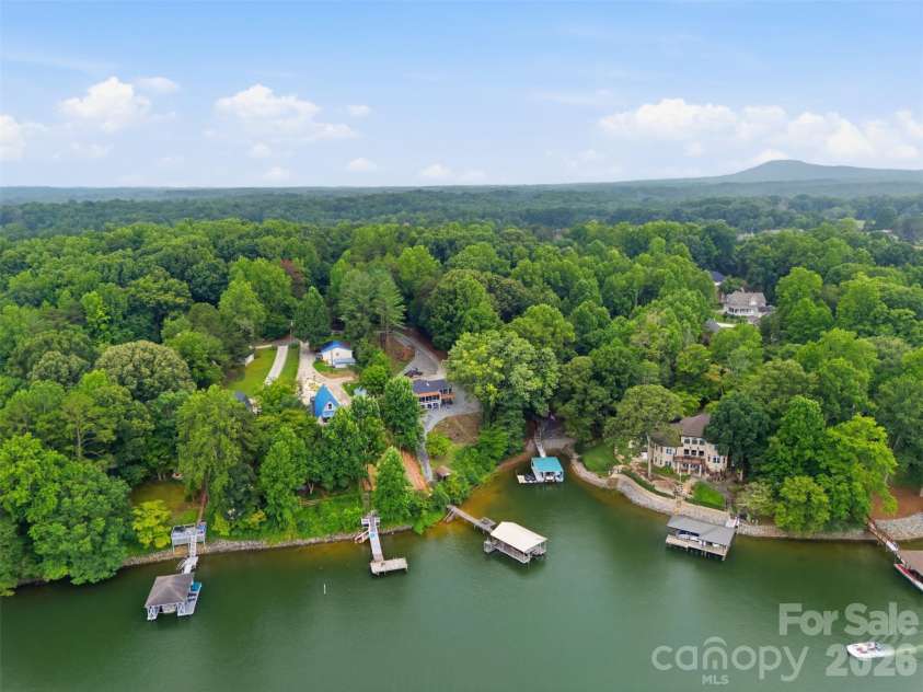 7016 Hyde Street, Sherrills Ford, NC 28673.  MLS# CAR4409956, YatesRealty ID 42495. Huge Dock