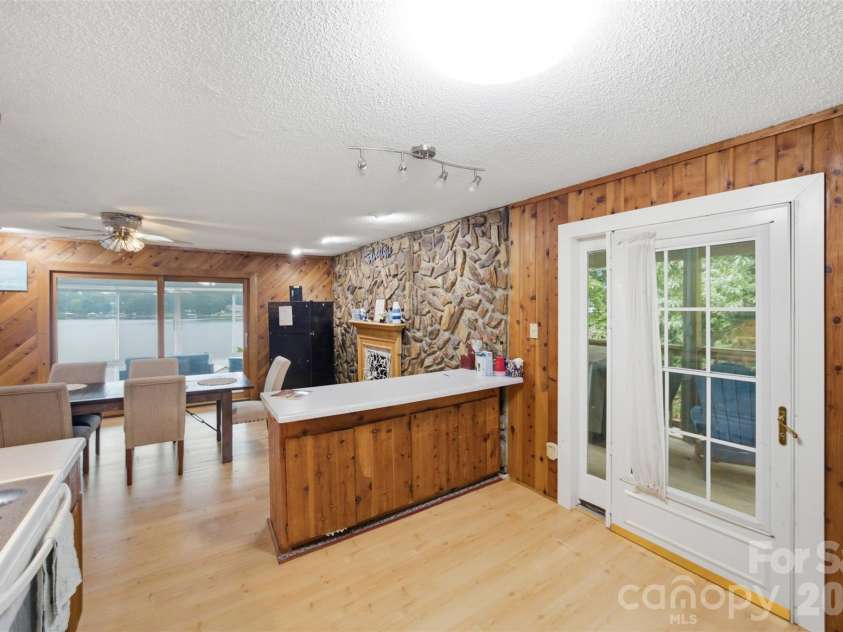 7016 Hyde Street, Sherrills Ford, NC 28673.  MLS# CAR4409956, YatesRealty ID 42495. Kitchen