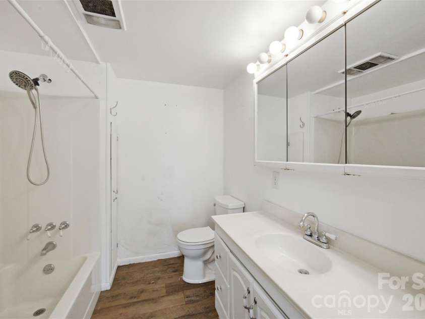 7016 Hyde Street, Sherrills Ford, NC 28673.  MLS# CAR4409956, YatesRealty ID 42495. Lower Level Full Bathroom