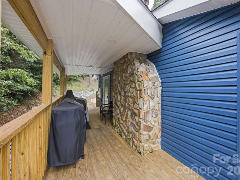 7016 Hyde Street, Sherrills Ford, NC 28673.  MLS# CAR4409956, YatesRealty ID 42495. Side Deck off Kitchen