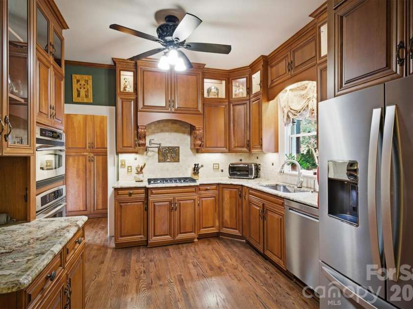 501 Norwood Street, Lenoir, NC 28645.  MLS# CAR4405733, YatesRealty ID 42496. 