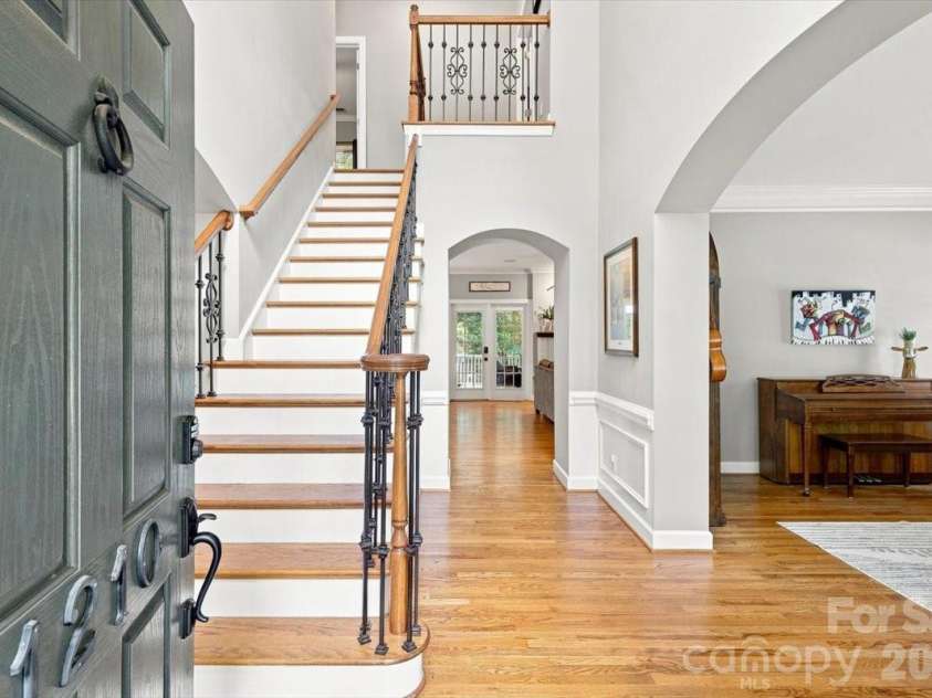 1210 Glynwater Lane, Waxhaw, NC 28173.  MLS# CAR4411817, YatesRealty ID 42497. Entryway