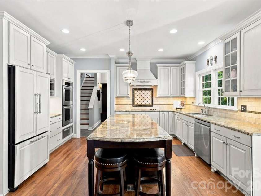 1210 Glynwater Lane, Waxhaw, NC 28173.  MLS# CAR4411817, YatesRealty ID 42497. Kitchen