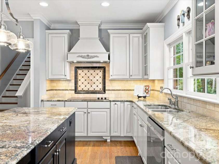 1210 Glynwater Lane, Waxhaw, NC 28173.  MLS# CAR4411817, YatesRealty ID 42497. Kitchen