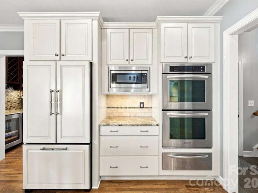 1210 Glynwater Lane, Waxhaw, NC 28173.  MLS# CAR4411817, YatesRealty ID 42497. Kitchen