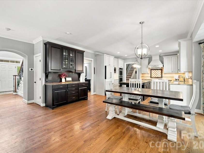 1210 Glynwater Lane, Waxhaw, NC 28173.  MLS# CAR4411817, YatesRealty ID 42497. Kitchen
