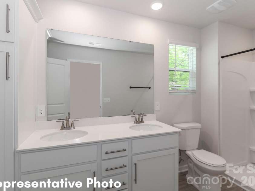 225 Institute Street, Mooresville, NC 28115.  MLS# CAR4406040, YatesRealty ID 42499. 