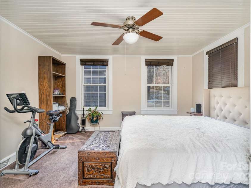 228 Sugar Loaf Drive, Troy, NC 27371.  MLS# CAR4204774, YatesRealty ID 4250. Bonus room on main level