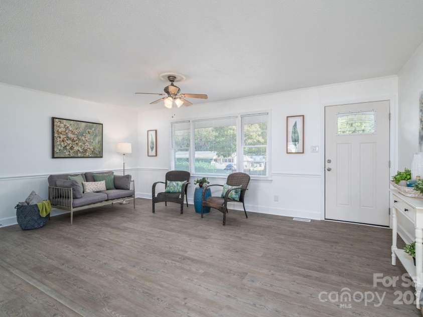 3501 Cinderella Drive, Dallas, NC 28034.  MLS# CAR4309023, YatesRealty ID 4250. 