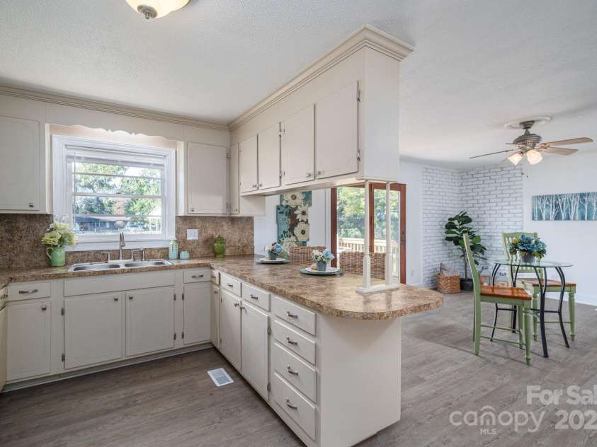 3501 Cinderella Drive, Dallas, NC 28034.  MLS# CAR4309023, YatesRealty ID 4250. 