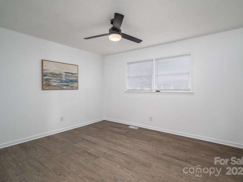 3501 Cinderella Drive, Dallas, NC 28034.  MLS# CAR4309023, YatesRealty ID 4250. 