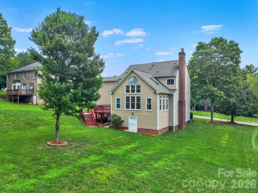 5709 Mallard Grove Road, Charlotte, NC 28269.  MLS# CAR4412816, YatesRealty ID 42502. 