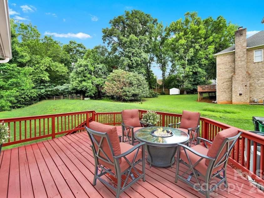 5709 Mallard Grove Road, Charlotte, NC 28269.  MLS# CAR4412816, YatesRealty ID 42502. 