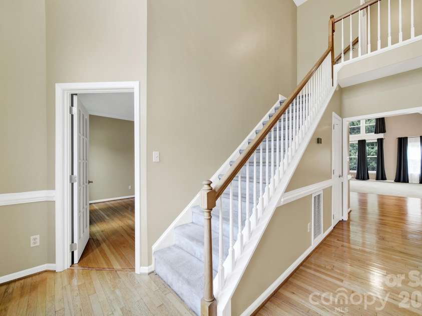 5709 Mallard Grove Road, Charlotte, NC 28269.  MLS# CAR4412816, YatesRealty ID 42502. 